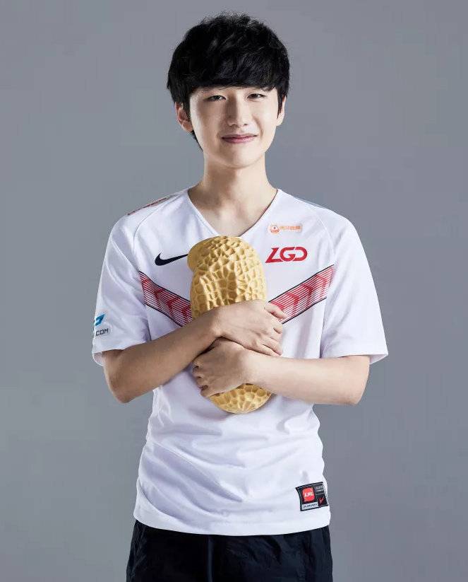 鼓励球员主 鼓励球员主